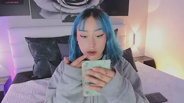 Snapshot of sofi_bakerr chatting on 12.05.25 sofi bakerr online show from 12.05.25