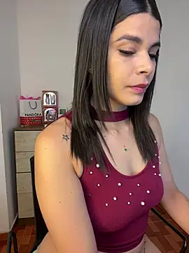 Snapshot of DaryRos chatting on 12.16.24 DaryRos online show from 12.16.24
