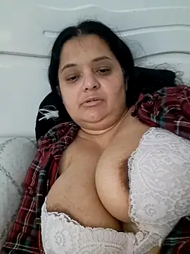 Snapshot of sarahhh1987 chatting on 12.20.25 sarahhh1987 online show from 12.20.25