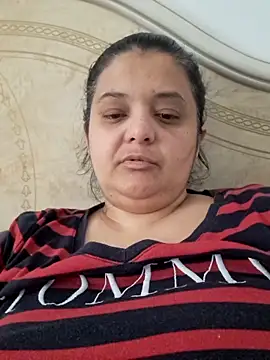 Snapshot of sarahhh1987 chatting on 03.27.26 sarahhh1987 online show from 03.27.26