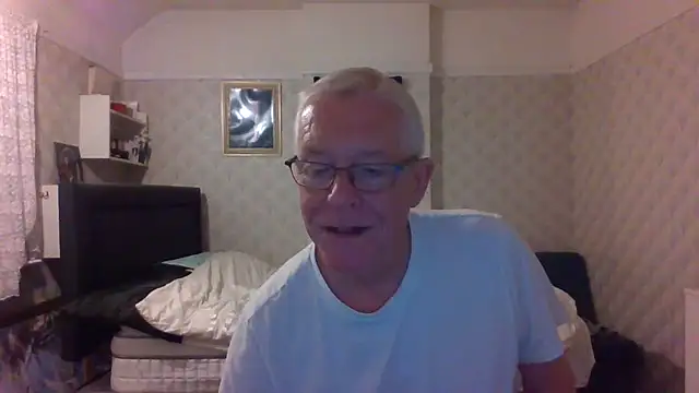 Snapshot of shaun63m chatting on 09.29.25 shaun63m online show from 09.29.25