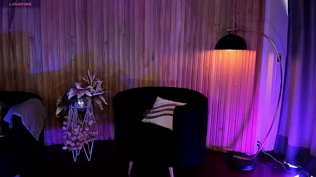 ViolettHansson online show from 11.11.25