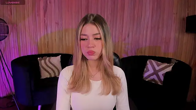 ViolettHansson online show from 01.08.26