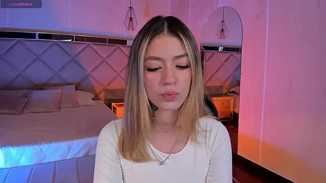 ViolettHansson online show from 01.15.26