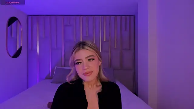 ViolettHansson online show from 05.01.26