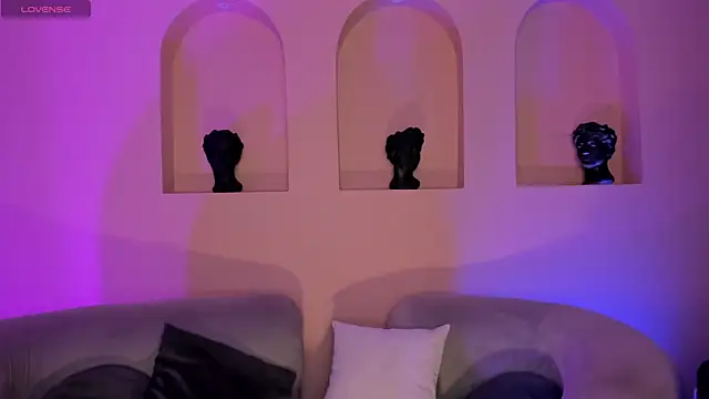 ViolettHansson online show from 05.07.26