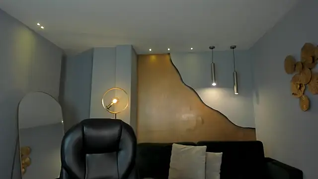 AliceHarper  online show from 10.14.25