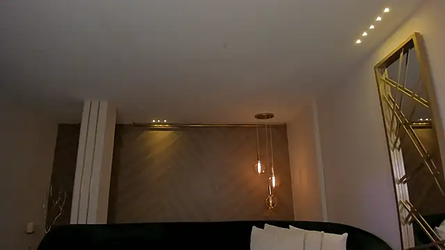 AliceHarper  online show from 10.18.25