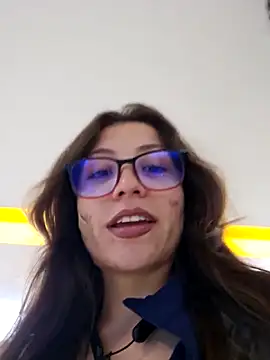 Snapshot of mmmVirginia chatting on 11.10.25 mmmVirginia online show from 11.10.25