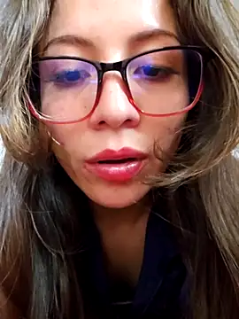 Snapshot of mmmVirginia chatting on 11.18.25 mmmVirginia online show from 11.18.25