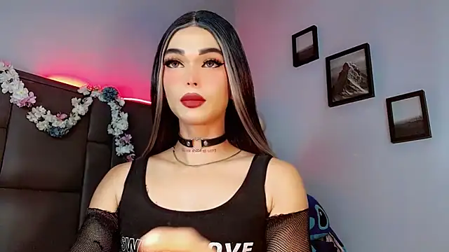 Snapshot of Marian_LV chatting on 09.23.25 Marian LV online show from 09.23.25