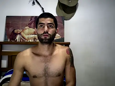 Snapshot of hideonbush051 chatting on 10.14.25 hideonbush051 online show from 10.14.25