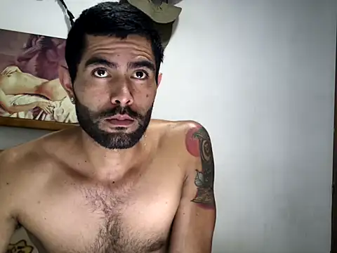 Snapshot of hideonbush051 chatting on 10.29.25 hideonbush051 online show from 10.29.25