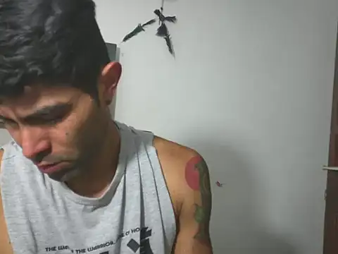 Snapshot of hideonbush051 chatting on 02.25.26 hideonbush051 online show from 02.25.26