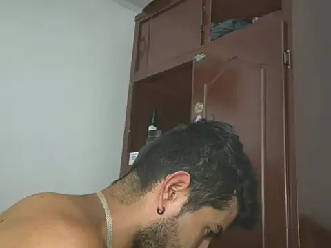 Snapshot of hideonbush051 chatting on 03.06.26 hideonbush051 online show from 03.06.26