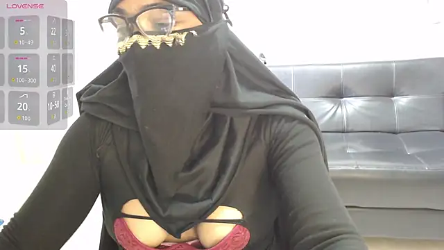 Snapshot of Aaliyah_brown chatting on 09.18.25 Aaliyah brown online show from 09.18.25