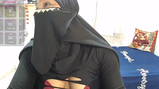 Snapshot of Aaliyah_brown chatting on 10.16.25 Aaliyah brown online show from 10.16.25