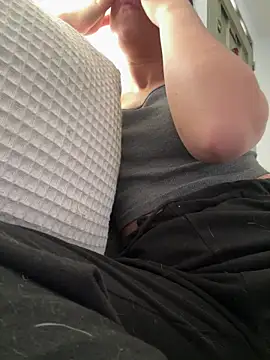 Snapshot of Salome_golvert chatting on 12.19.25 Salome golvert online show from 12.19.25