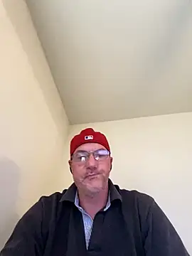 Snapshot of KrixKross chatting on 12.13.24 KrixKross online show from 12.13.24