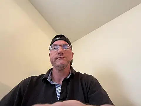 Snapshot of KrixKross chatting on 01.13.25 KrixKross online show from 01.13.25