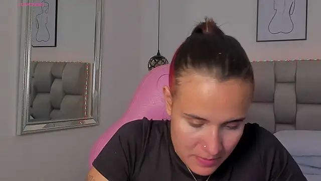 Susan-Sweet-7 online show from 12.15.25