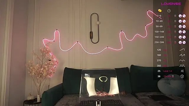 Snapshot of anna54784 chatting on 12.10.24 anna54784 online show from 12.10.24