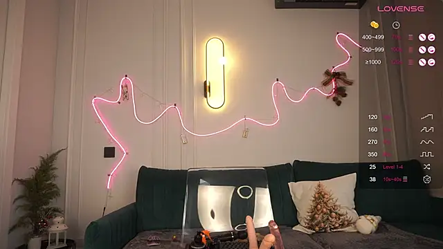 Snapshot of anna54784 chatting on 01.24.25 anna54784 online show from 01.24.25