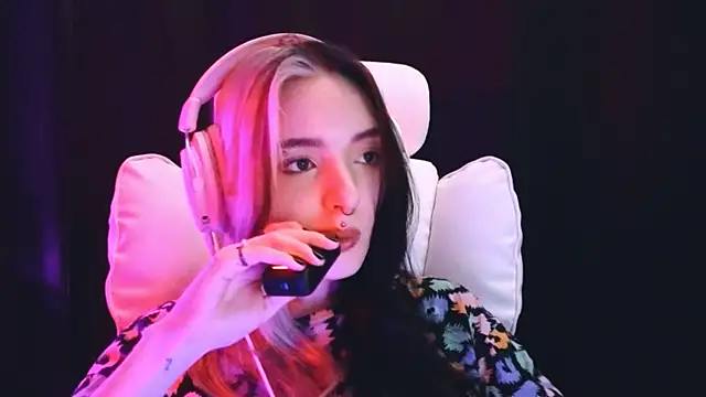 Avi Nile online show from 02.06.25