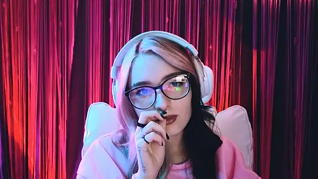 Avi Nile online show from 02.14.25