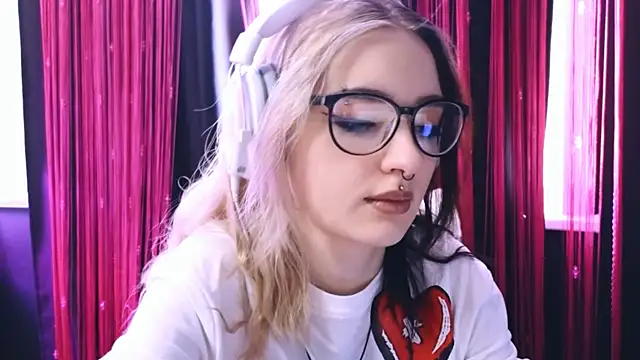 Avi Nile online show from 02.23.25