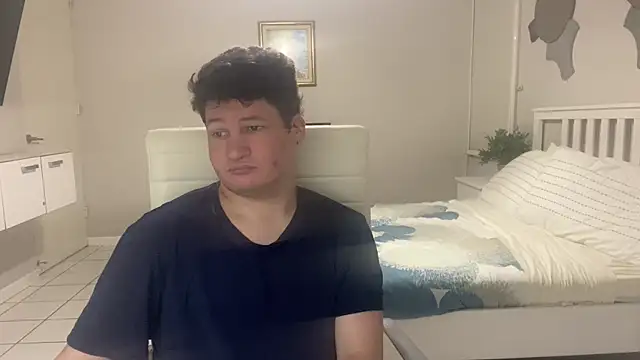 Lorenzo hernandez online show from 02.12.25