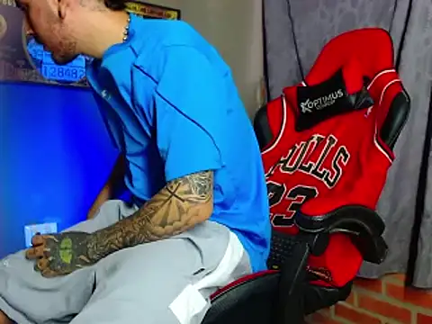 Snapshot of smoker445 chatting on 02.28.25 smoker445 online show from 02.28.25