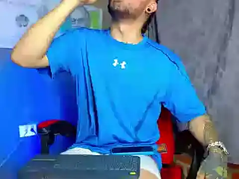 Snapshot of smoker445 chatting on 03.03.25 smoker445 online show from 03.03.25