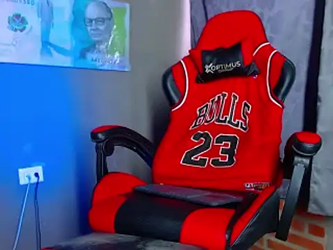 Snapshot of smoker445 chatting on 03.09.25 smoker445 online show from 03.09.25