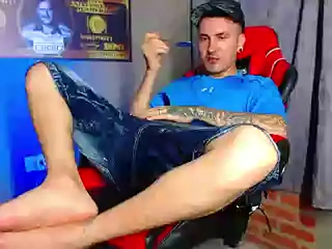 Snapshot of smoker445 chatting on 03.19.25 smoker445 online show from 03.19.25