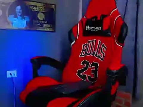 Snapshot of smoker445 chatting on 03.21.25 smoker445 online show from 03.21.25