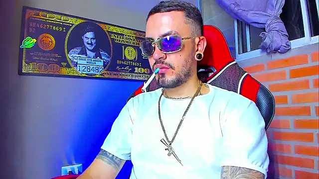 Snapshot of smoker445 chatting on 09.09.25 smoker445 online show from 09.09.25