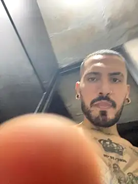 Snapshot of smoker445 chatting on 10.04.25 smoker445 online show from 10.04.25