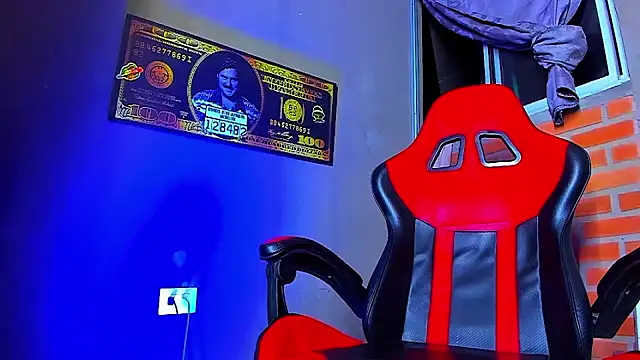 Snapshot of smoker445 chatting on 10.09.25 smoker445 online show from 10.09.25