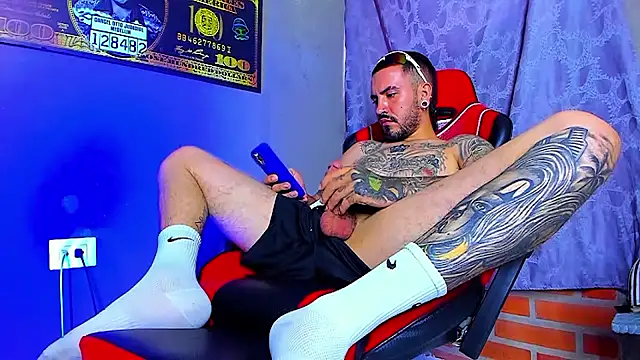 Snapshot of smoker445 chatting on 10.31.25 smoker445 online show from 10.31.25