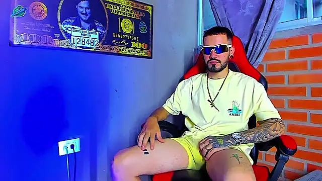 Snapshot of smoker445 chatting on 11.07.25 smoker445 online show from 11.07.25