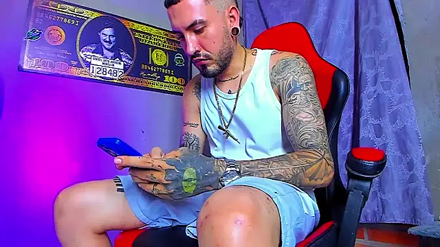 Snapshot of smoker445 chatting on 11.11.25 smoker445 online show from 11.11.25