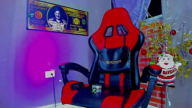 Snapshot of smoker445 chatting on 12.02.25 smoker445 online show from 12.02.25