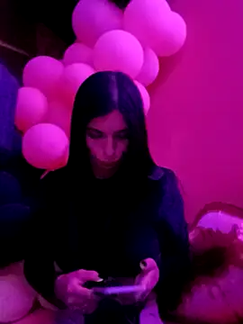 Snapshot of Chicavixy chatting on 11.16.25 Chicavixy online show from 11.16.25