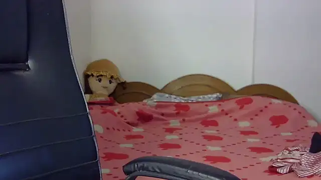 Snapshot of lola-__ chatting on 11.21.25 lola- online show from 11.21.25