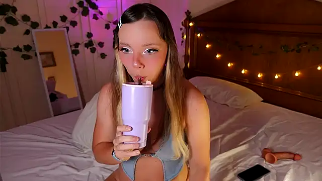 Ayra Lust online show from 11.06.25