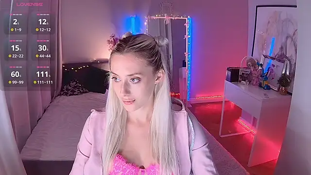 LoryWood online show from 09.11.25