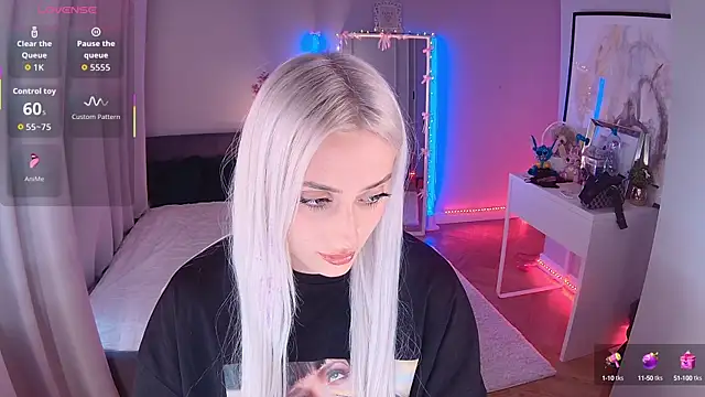 LoryWood online show from 10.09.25