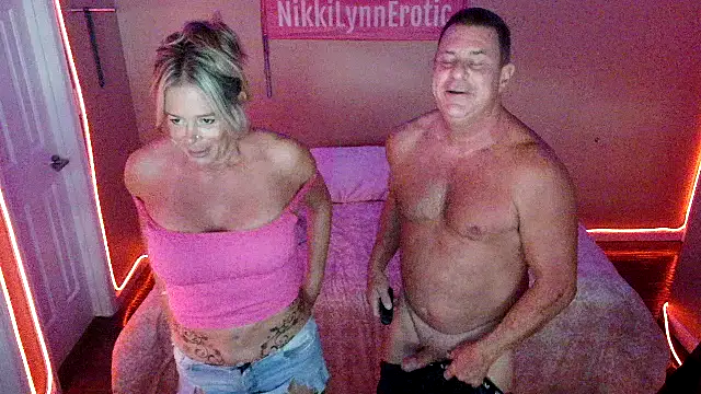 Snapshot of NikkiLynnErotic chatting on 10.15.25 NikkiLynnErotic online show from 10.15.25