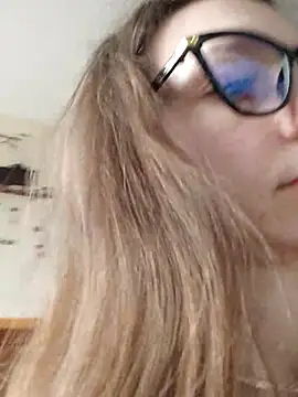 Milky flexy cat online show from 03.14.25